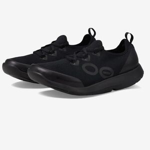Women’s Oofos Oomg size 10